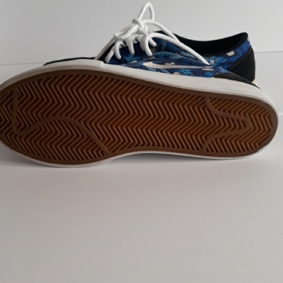 Nike Sneaker - Picture 5 of 7